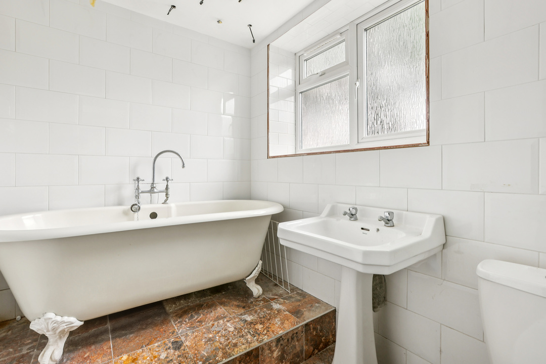 4 bed detached house for sale in The Ridings, Ealing, London, W5  - Property Image 8