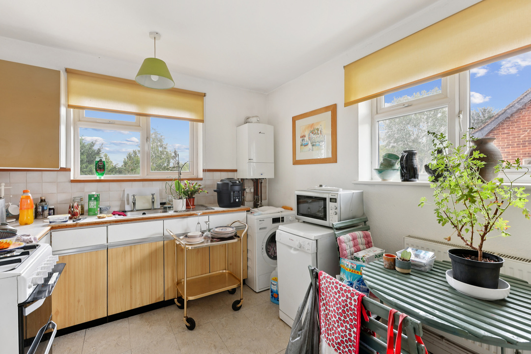 4 bed detached house for sale in The Ridings, Ealing, London, W5  - Property Image 9