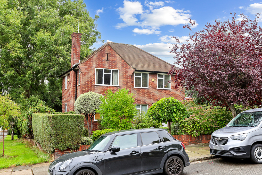4 bed detached house for sale in The Ridings, Ealing, London, W5  - Property Image 6