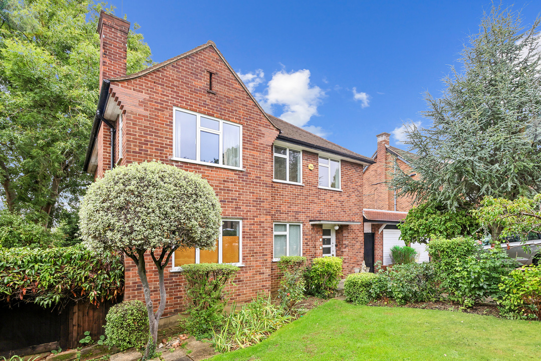 4 bed detached house for sale in The Ridings, Ealing, London, W5 - Property Image 1