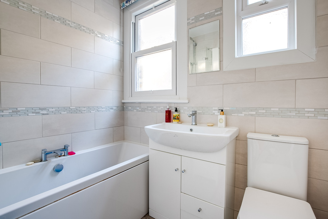 4 bed semi-detached house for sale in Kingsley Avenue, London  - Property Image 11