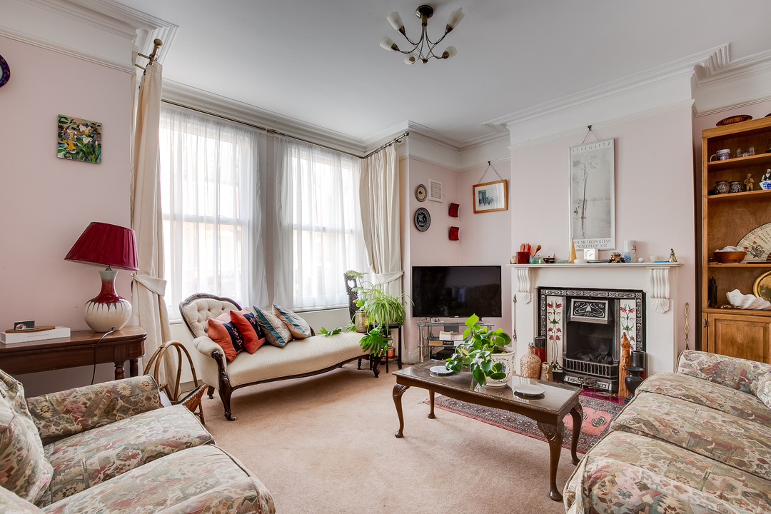 4 bed semi-detached house for sale in Kingsley Avenue, London  - Property Image 5