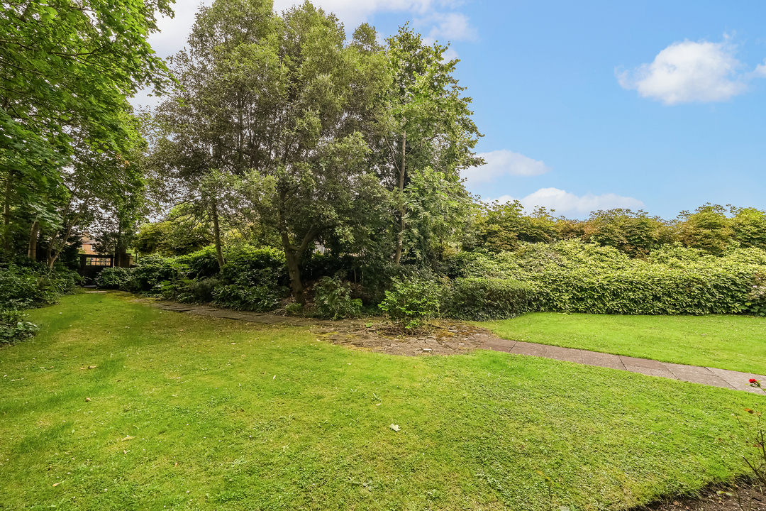 2 bed apartment for sale in Dene Court, Ealing  - Property Image 10