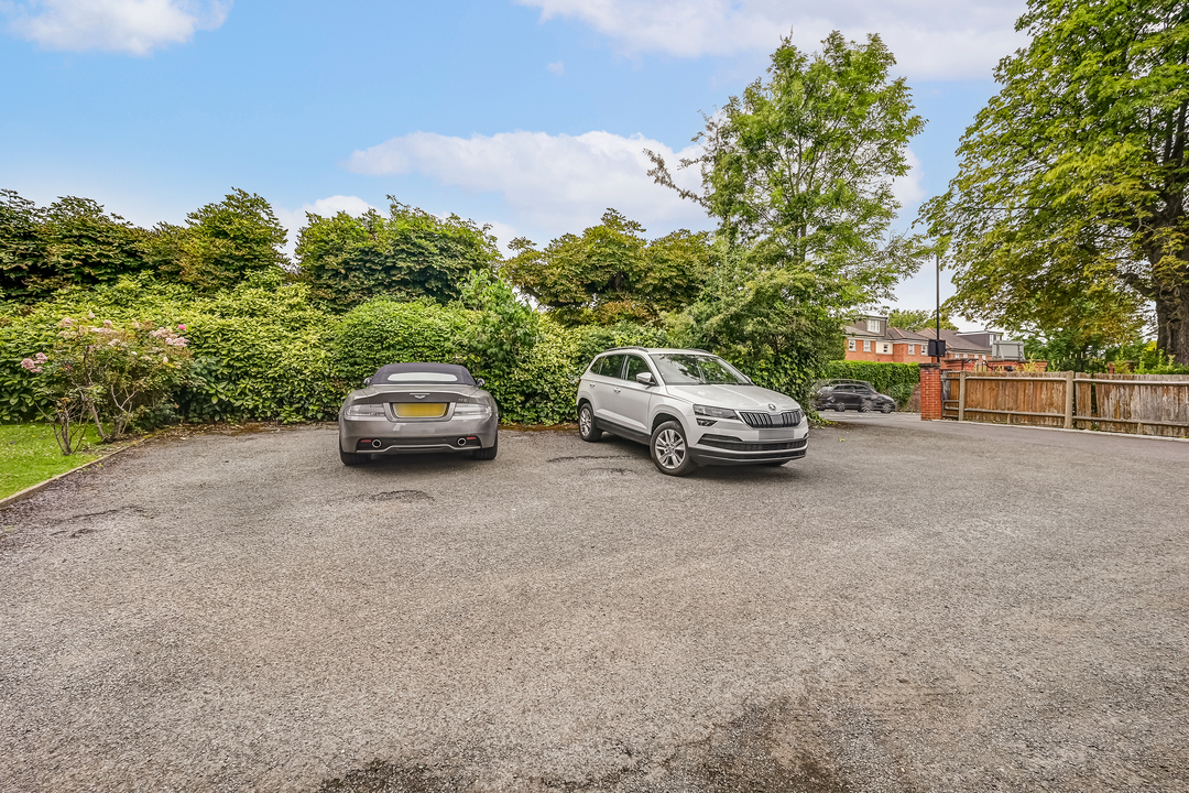 2 bed apartment for sale in Dene Court, Ealing  - Property Image 11