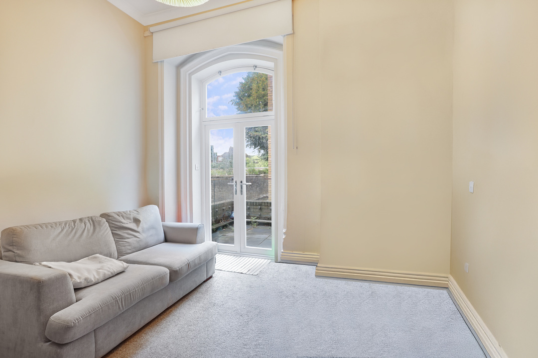 2 bed apartment to rent in North Common Road, Ealing  - Property Image 4