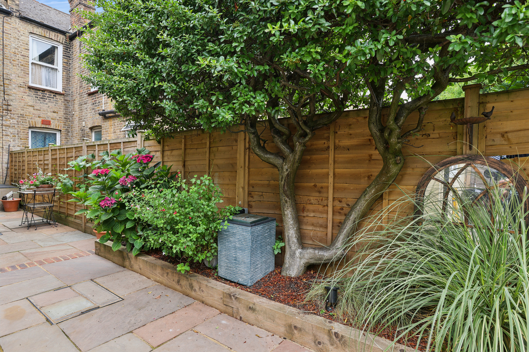 2 bed apartment for sale in Seaford Road, Ealing, London, W13 19