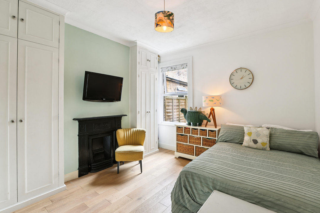 2 bed apartment for sale in Seaford Road, Ealing, London, W13 16