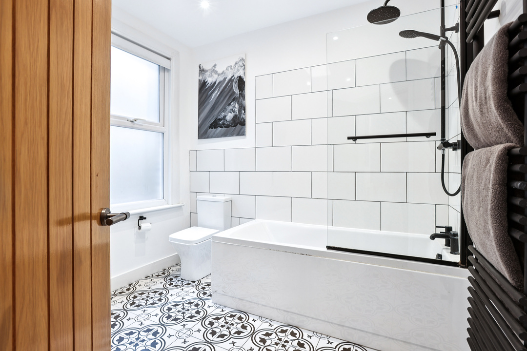 2 bed apartment for sale in Seaford Road, Ealing, London, W13 15