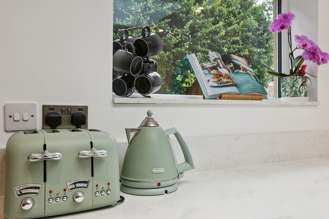 2 bed apartment for sale in Seaford Road, Ealing, London, W13 7