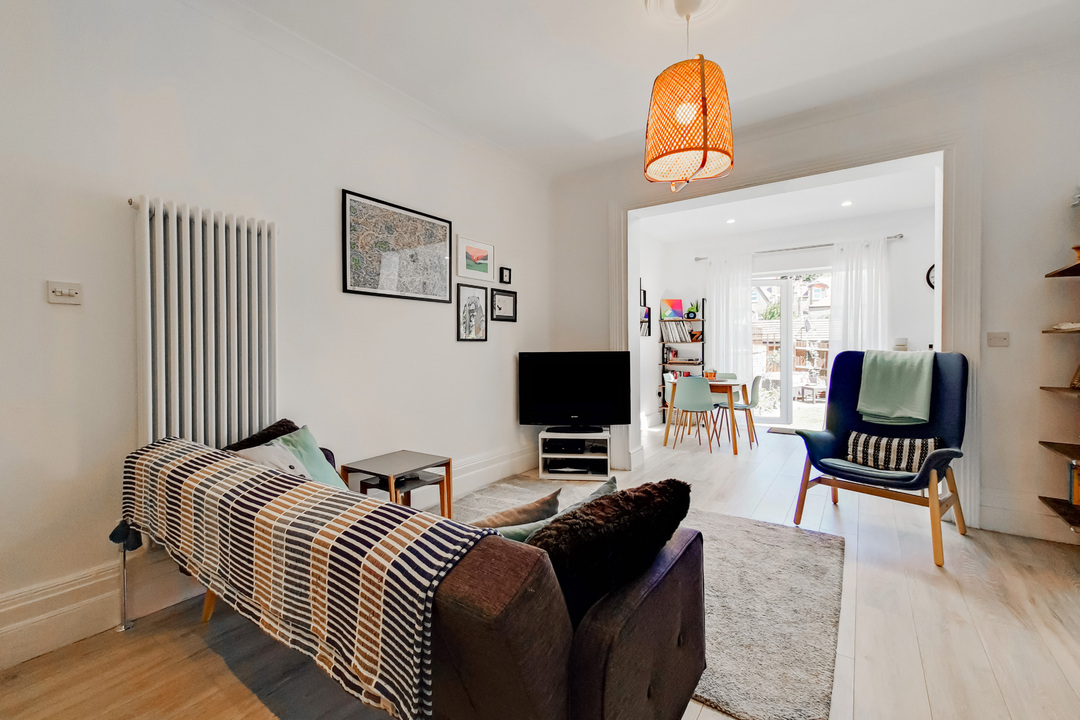 2 bed apartment for sale in 6 Kerrison Road, London  - Property Image 4