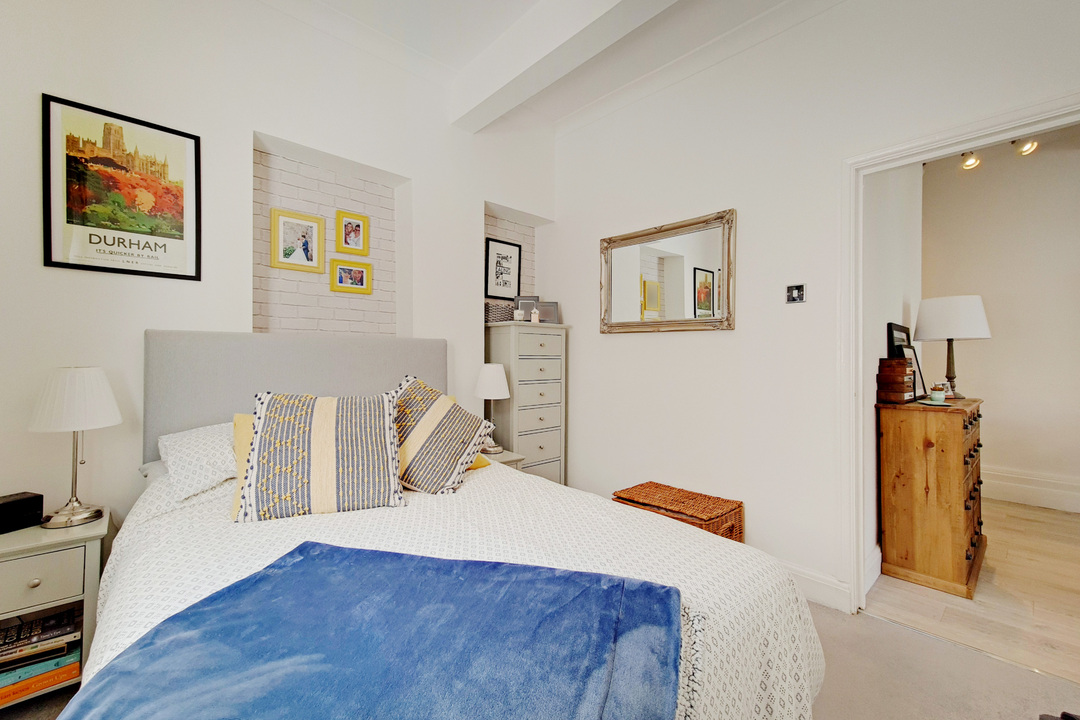 2 bed apartment for sale in 6 Kerrison Road, London  - Property Image 5