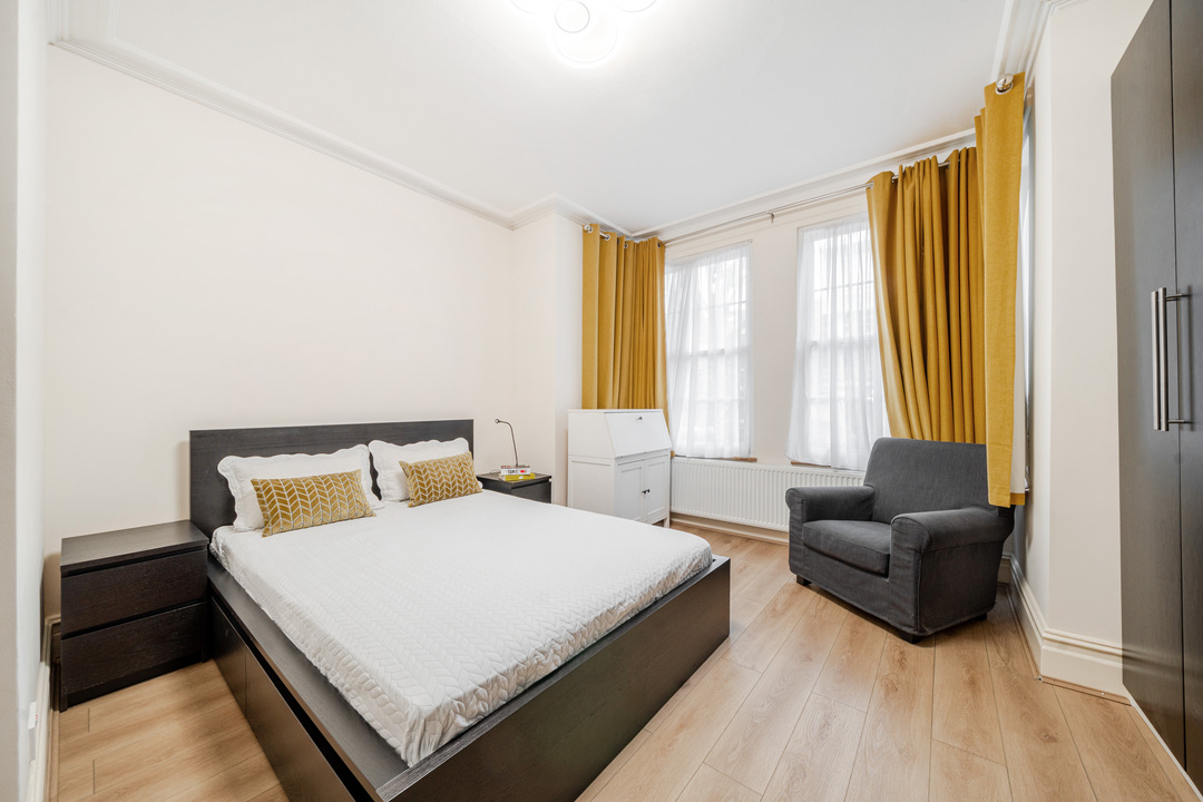 6 bed semi-detached house for sale in Gloucester Road, Ealing  - Property Image 7