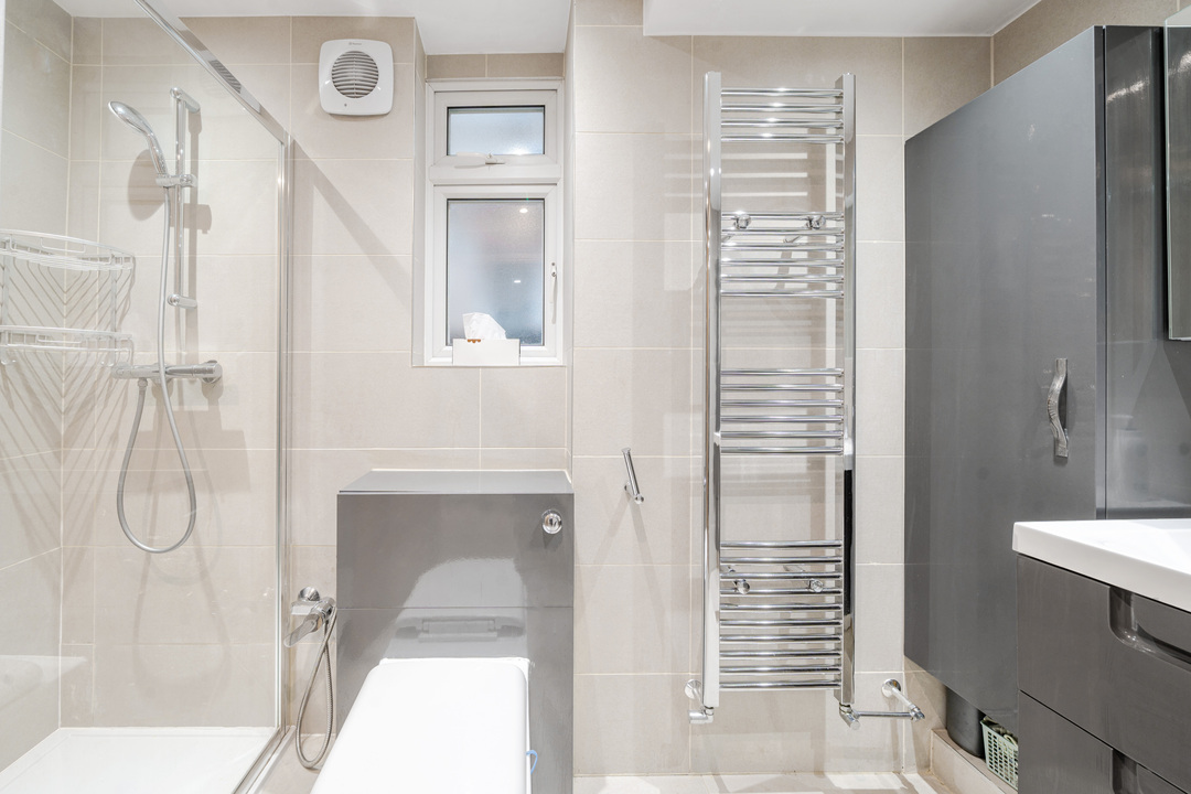 6 bed semi-detached house for sale in Gloucester Road, Ealing  - Property Image 9