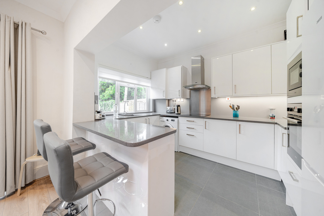 6 bed semi-detached house for sale in Gloucester Road, Ealing  - Property Image 8