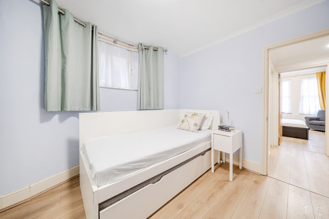 6 bed semi-detached house for sale in Gloucester Road, Ealing  - Property Image 11