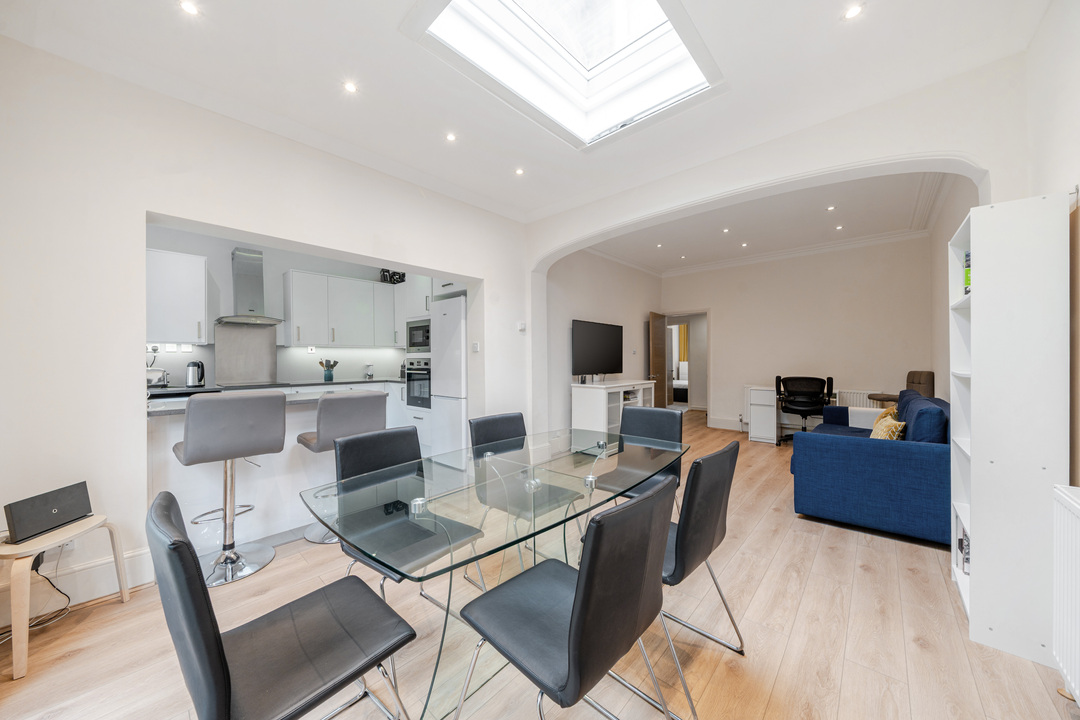 6 bed semi-detached house for sale in Gloucester Road, Ealing  - Property Image 6