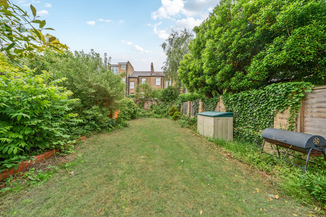 6 bed semi-detached house for sale in Gloucester Road, Ealing  - Property Image 12