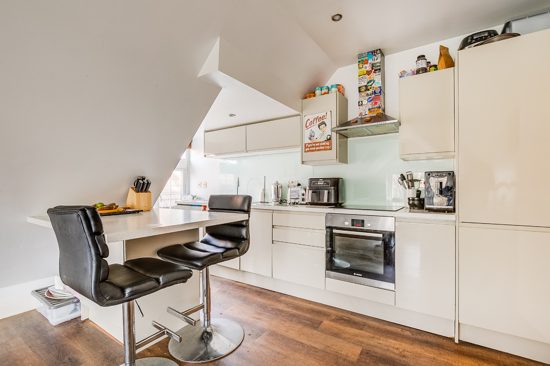 2 bed apartment to rent in 29 Birch Grove, London, W3 9