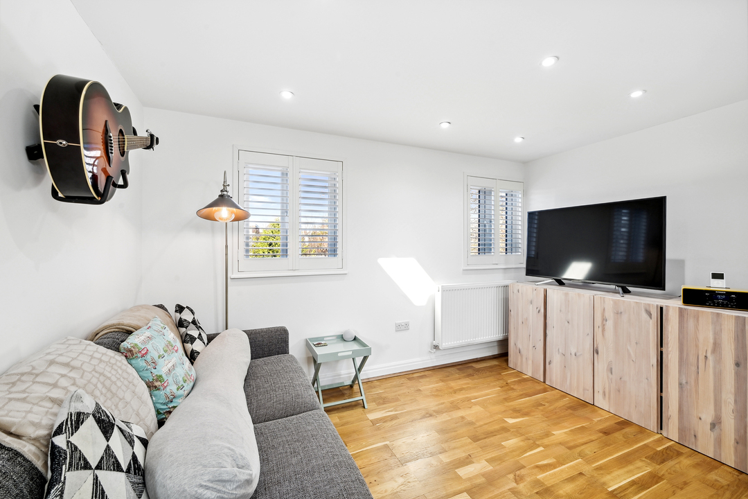 1 bed apartment for sale in Hastings Road, Ealing, London, W13 3