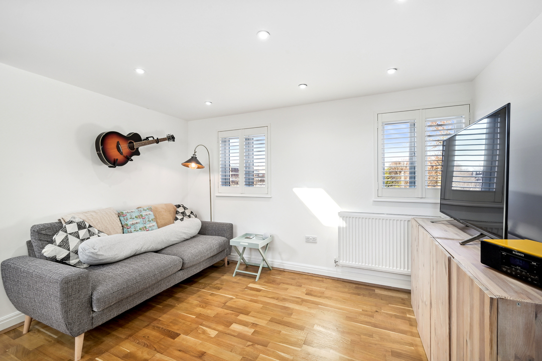 1 bed apartment for sale in Hastings Road, Ealing, London, W13 4