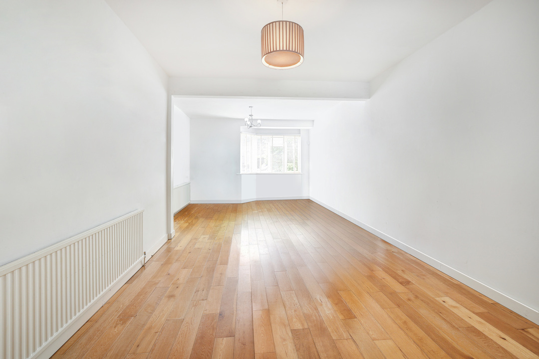 3 bed terraced house to rent in Avalon Road, Ealing  - Property Image 5
