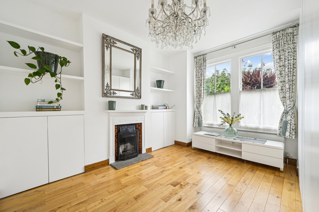 3 bed maisonette for sale in Carlyle Road, Ealing 4