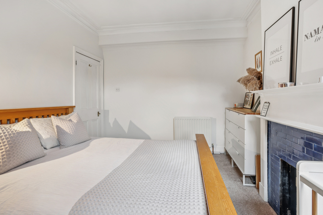 2 bed apartment for sale in Balfour Avenue, Hanwell ,London, W7  - Property Image 11