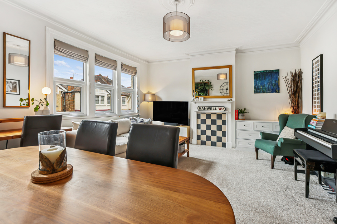 2 bed apartment for sale in Balfour Avenue, Hanwell ,London, W7  - Property Image 6