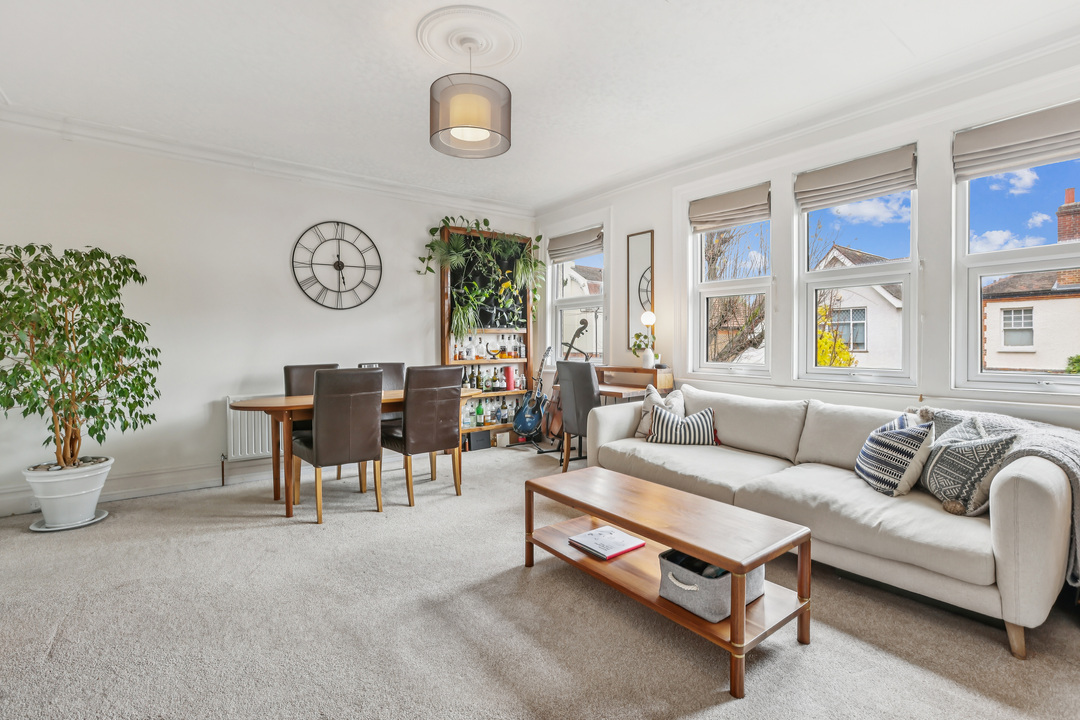 2 bed apartment for sale in Balfour Avenue, Hanwell ,London, W7  - Property Image 4