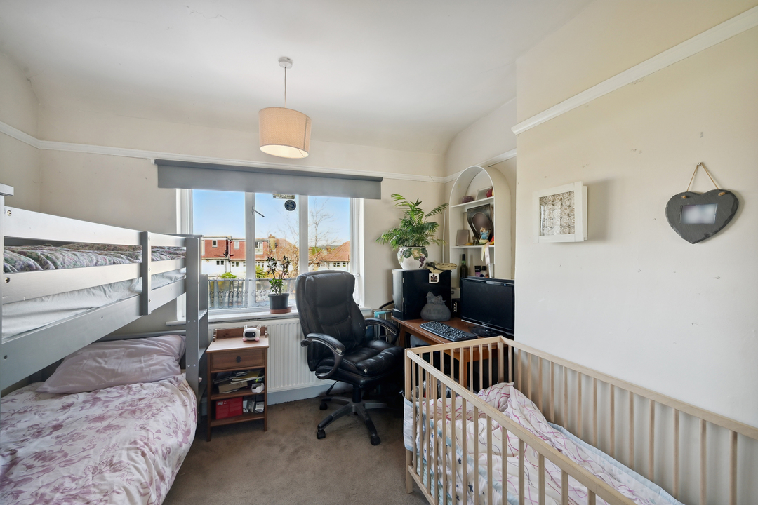 4 bed terraced house for sale in Elmbank Way, London 9