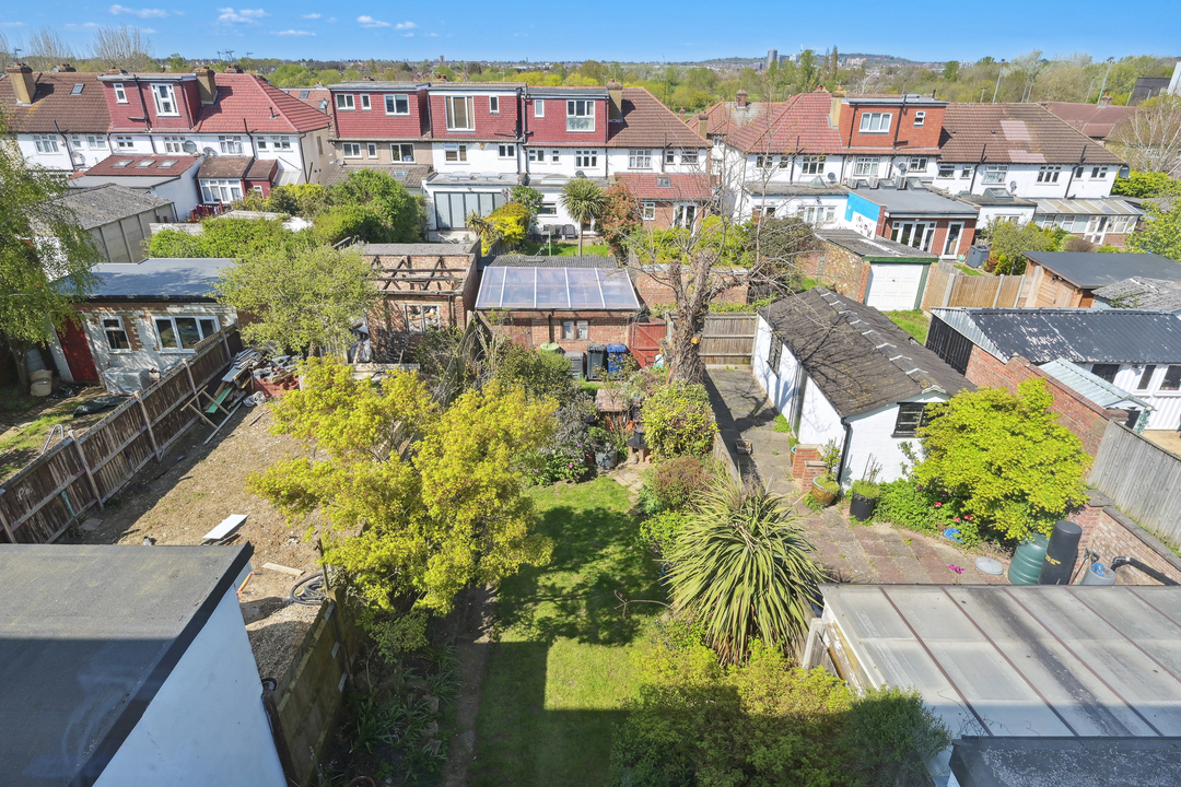 4 bed terraced house for sale in Elmbank Way, London 15