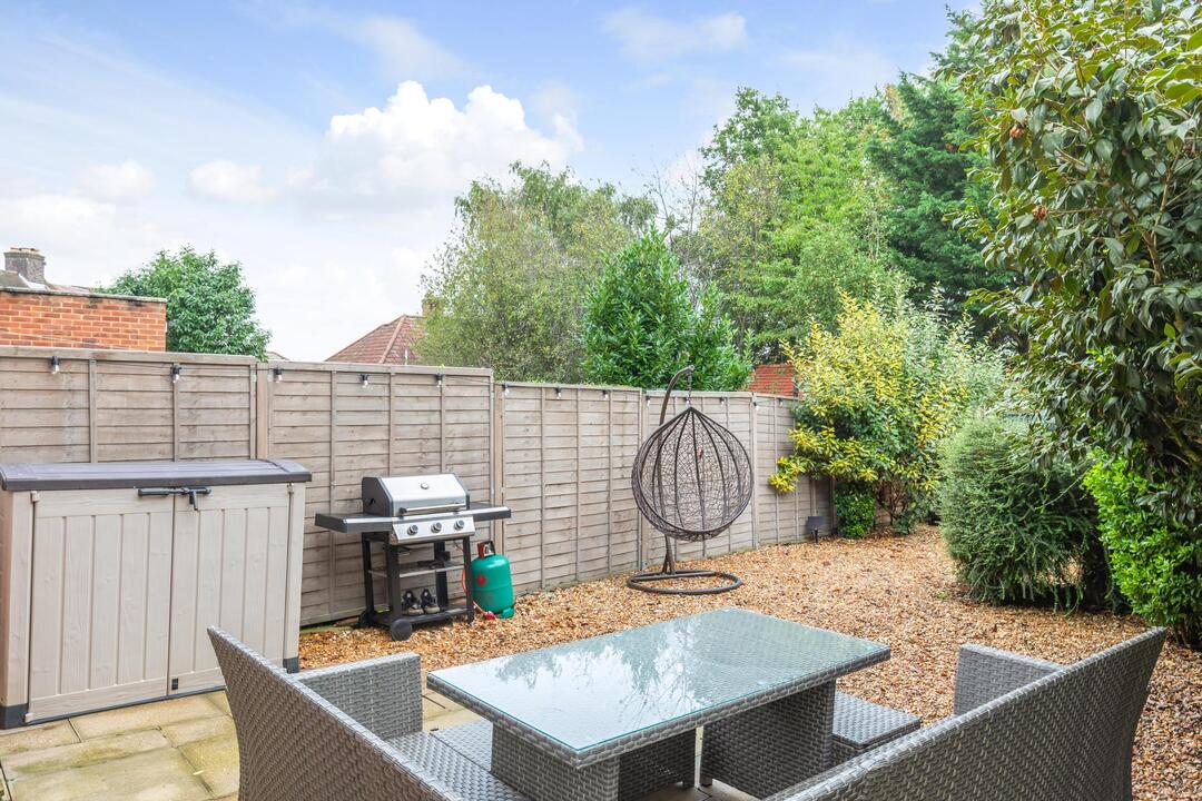 2 bed terraced house for sale in Cuckoo Avenue, Hanwell 3