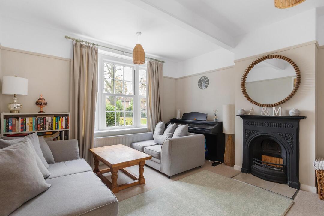 2 bed terraced house for sale in Cuckoo Avenue, Hanwell 2