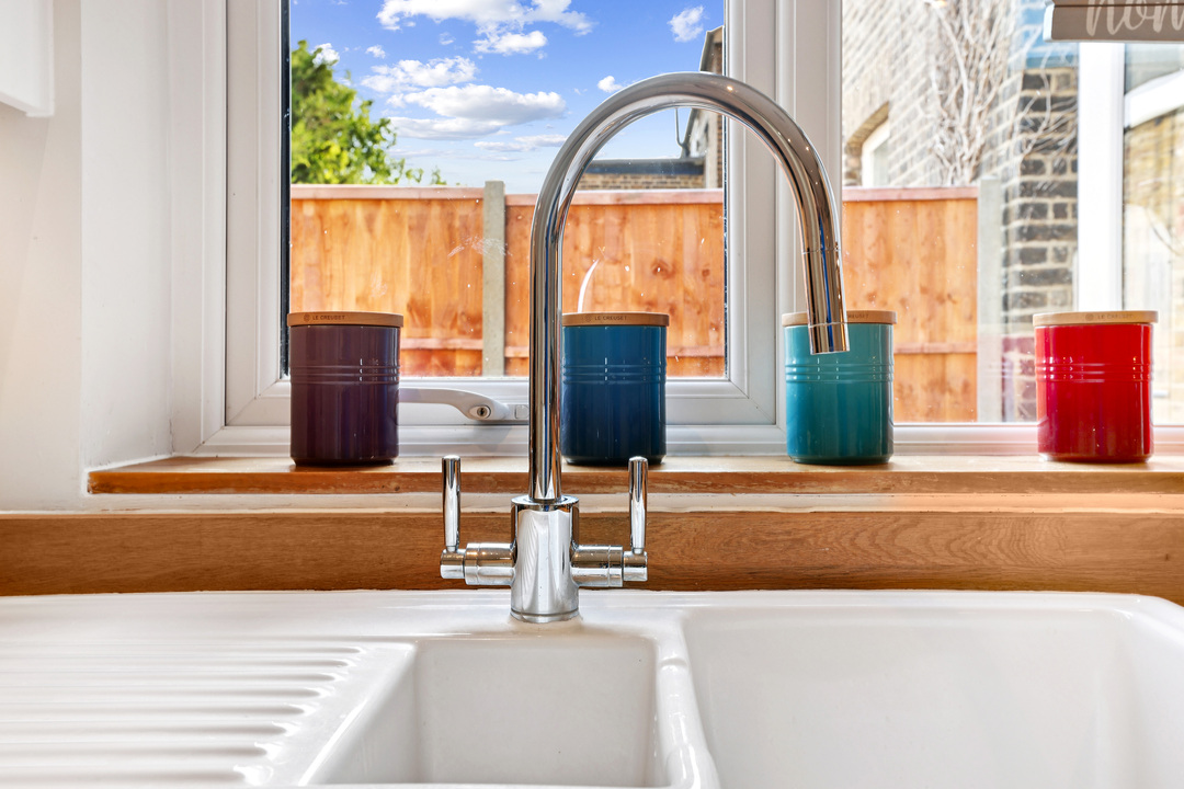 1 bed apartment for sale in Hastings Road, London 6