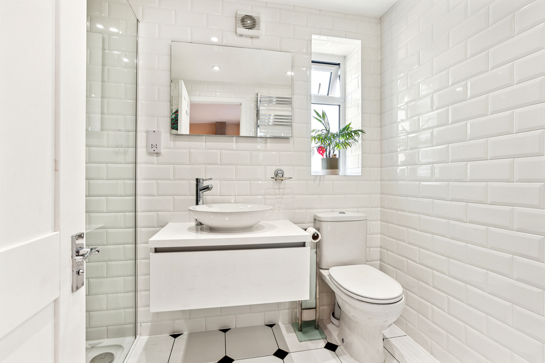 1 bed apartment for sale in Hastings Road, London 14