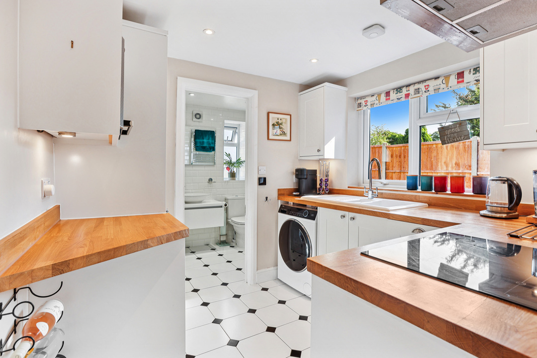 1 bed apartment for sale in Hastings Road, London  - Property Image 5