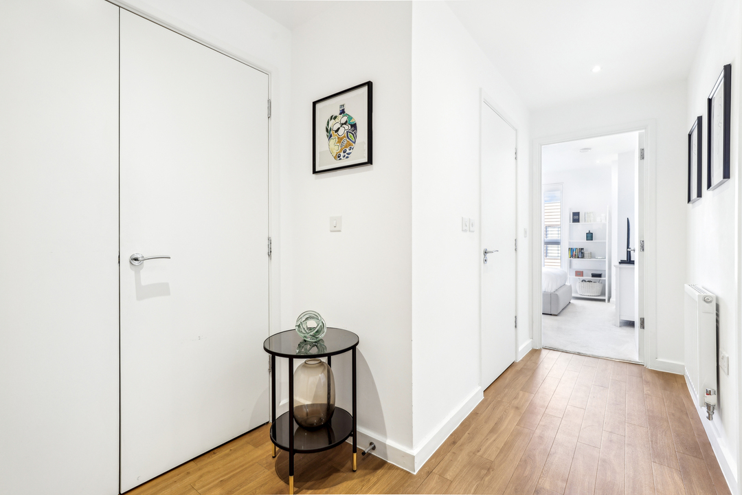 1 bed apartment for sale in Reynard Way, Brentford  - Property Image 13