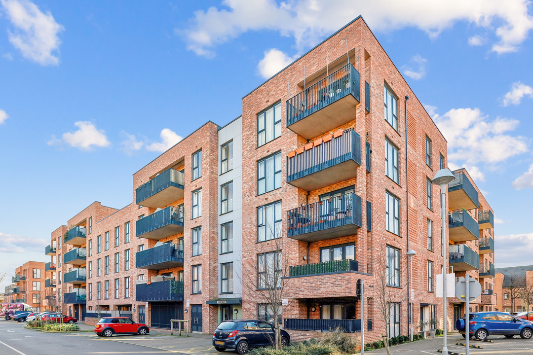 1 bed apartment for sale in Reynard Way, Brentford  - Property Image 2