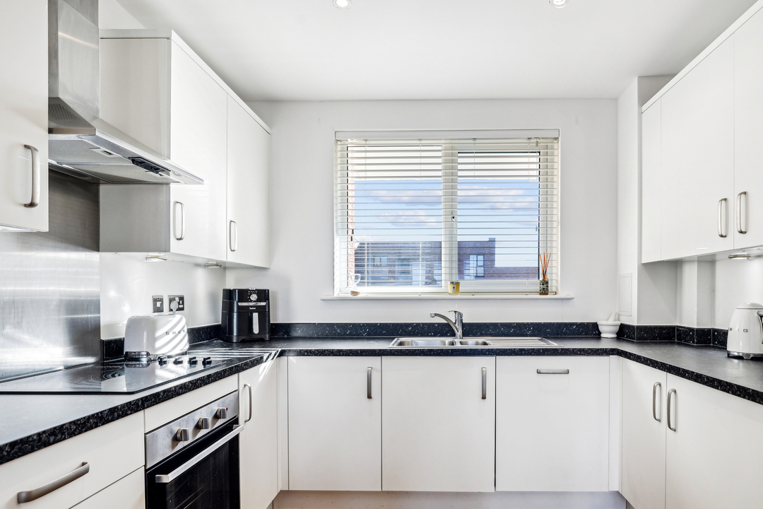 1 bed apartment for sale in Reynard Way, Brentford  - Property Image 19