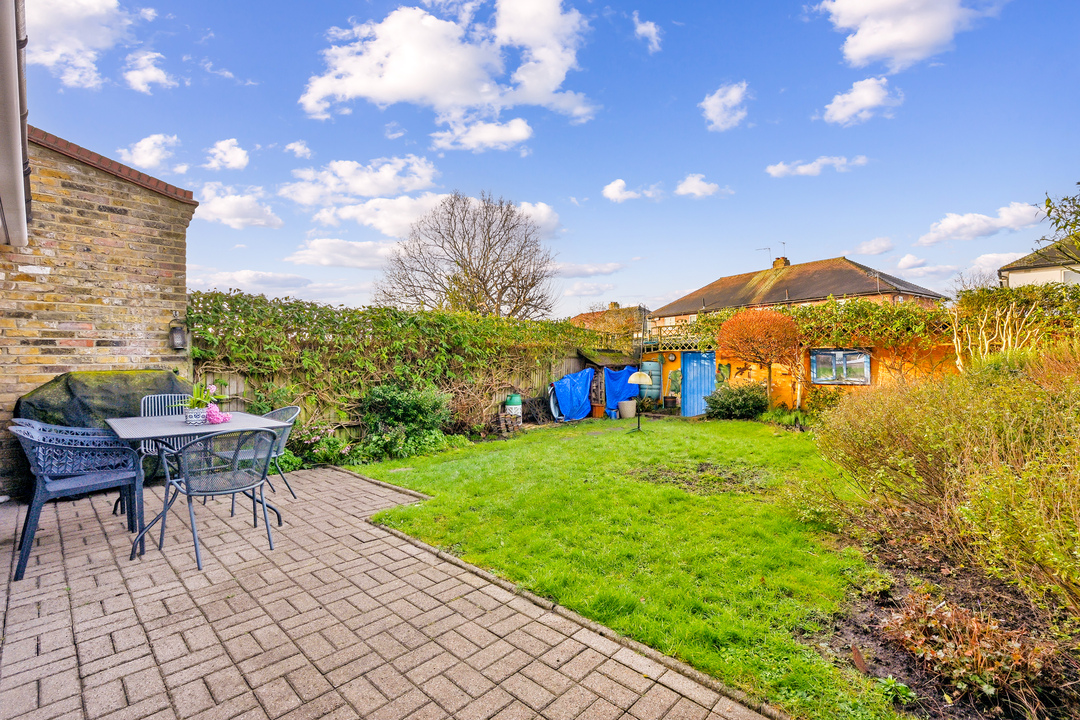 5 bed semi-detached house for sale in Kingsley Avenue, Ealing  - Property Image 6