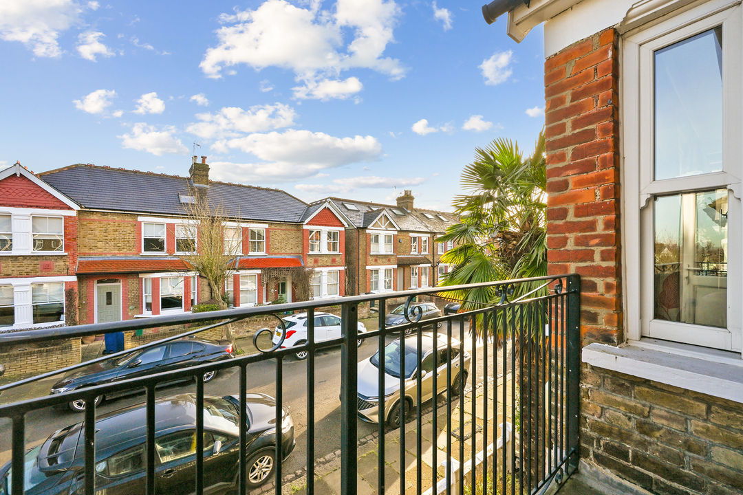 5 bed semi-detached house for sale in Kingsley Avenue, Ealing  - Property Image 16