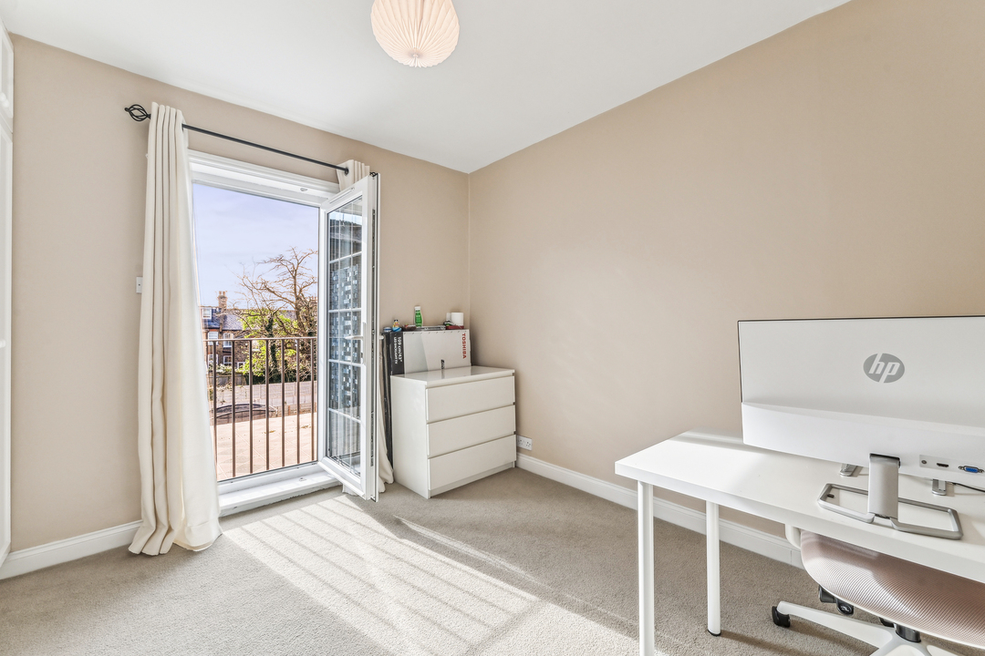 2 bed terraced house to rent in Wrotham Road, Ealing, London, W13 11