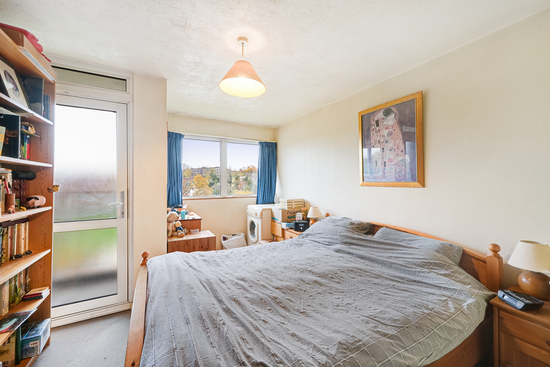 2 bed maisonette for sale in Fairlea Place, Ealing 3