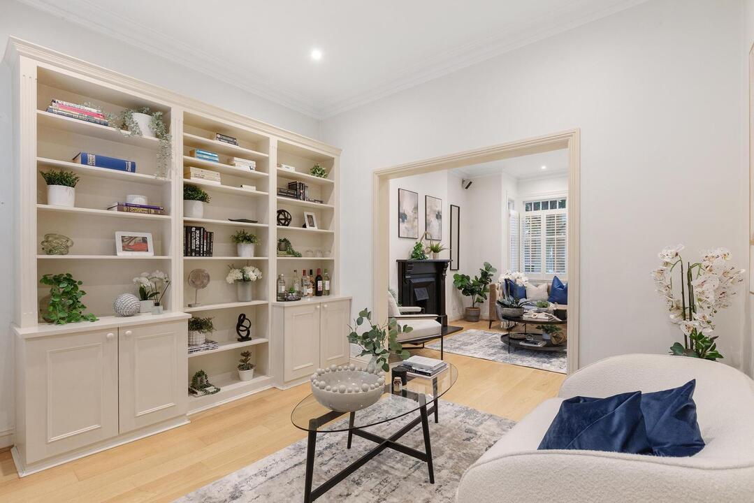 5 bed semi-detached house for sale in Lyncroft Gardens, Ealing 2