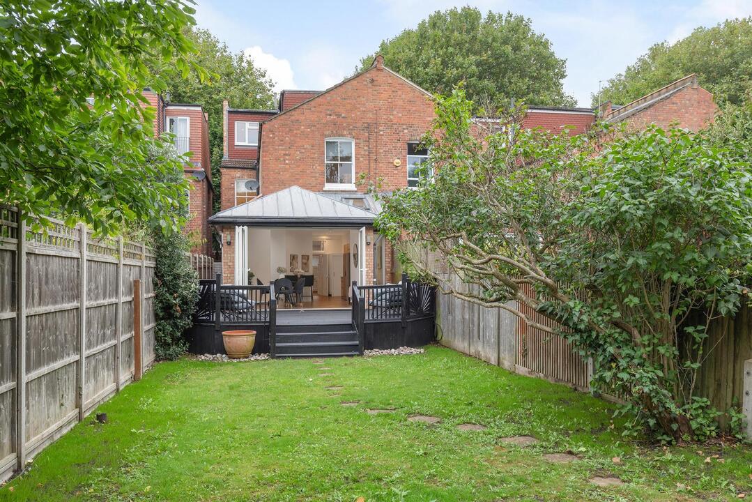 5 bed semi-detached house for sale in Lyncroft Gardens, Ealing  - Property Image 12