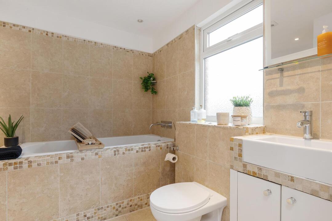 5 bed semi-detached house for sale in Lyncroft Gardens, Ealing  - Property Image 22