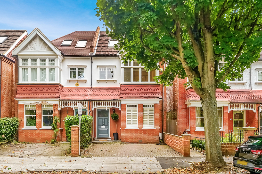 5 bed semi-detached house for sale in Lyncroft Gardens, Ealing  - Property Image 1