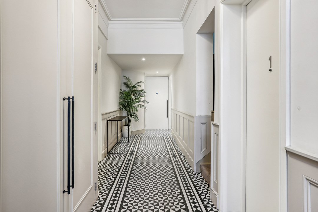 2 bed apartment for sale in Gordon Road, Ealing 4