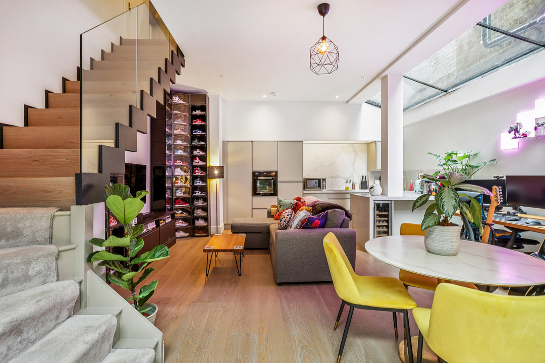 2 bed apartment for sale in Gordon Road, Ealing, W5 2