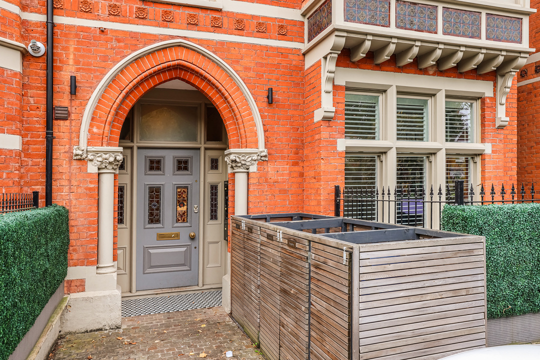 2 bed apartment for sale in Gordon Road, Ealing 21